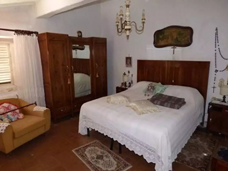 Immagine 9 di Rustico / casale in vendita  a Capannori