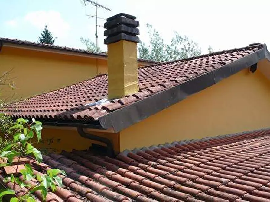 Immagine 8 di Villa in vendita  a Lucca