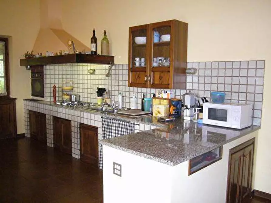 Immagine 14 di Villa in vendita  a Lucca