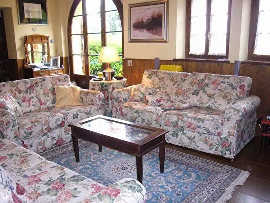 Immagine 17 di Villa in vendita  a Lucca