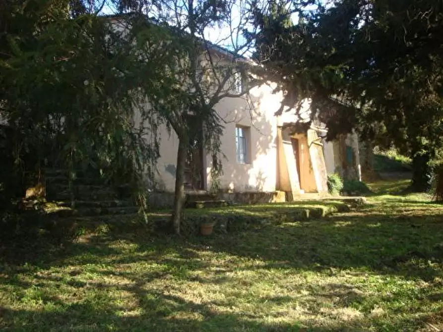 Immagine 14 di Rustico / casale in vendita  a Lucca