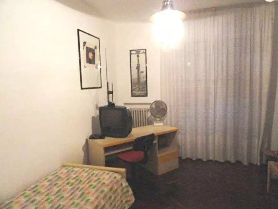 Immagine 9 di Villa in vendita  a Massa