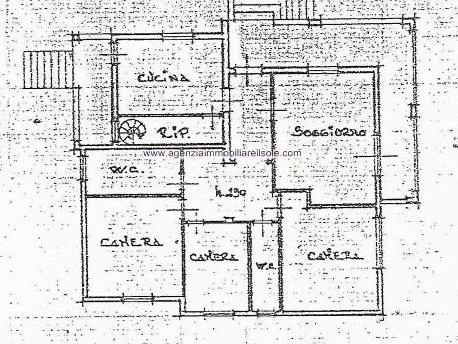 Immagine 8 di Appartamento in vendita  a Montignoso