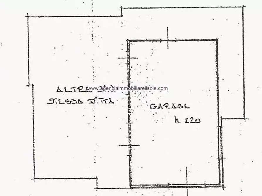 Immagine 10 di Appartamento in vendita  a Montignoso