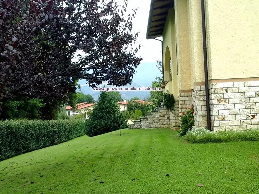 Immagine 6 di Appartamento in vendita  a Montignoso