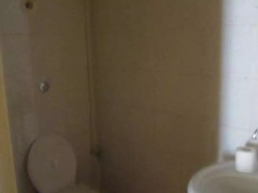 Immagine 2 di Locale commerciale in affitto  a Pisa