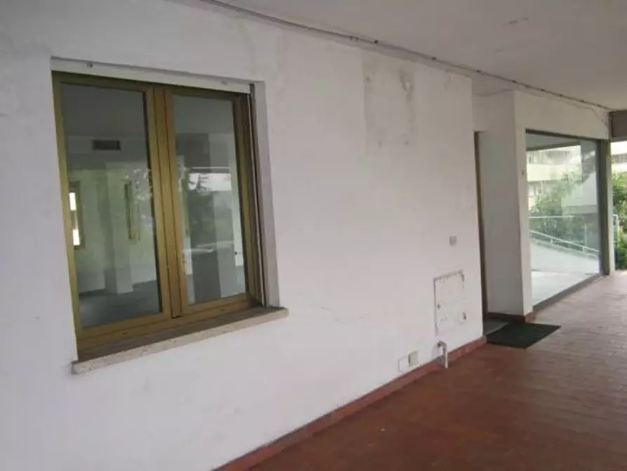 Immagine 3 di Negozio in vendita  a Pisa