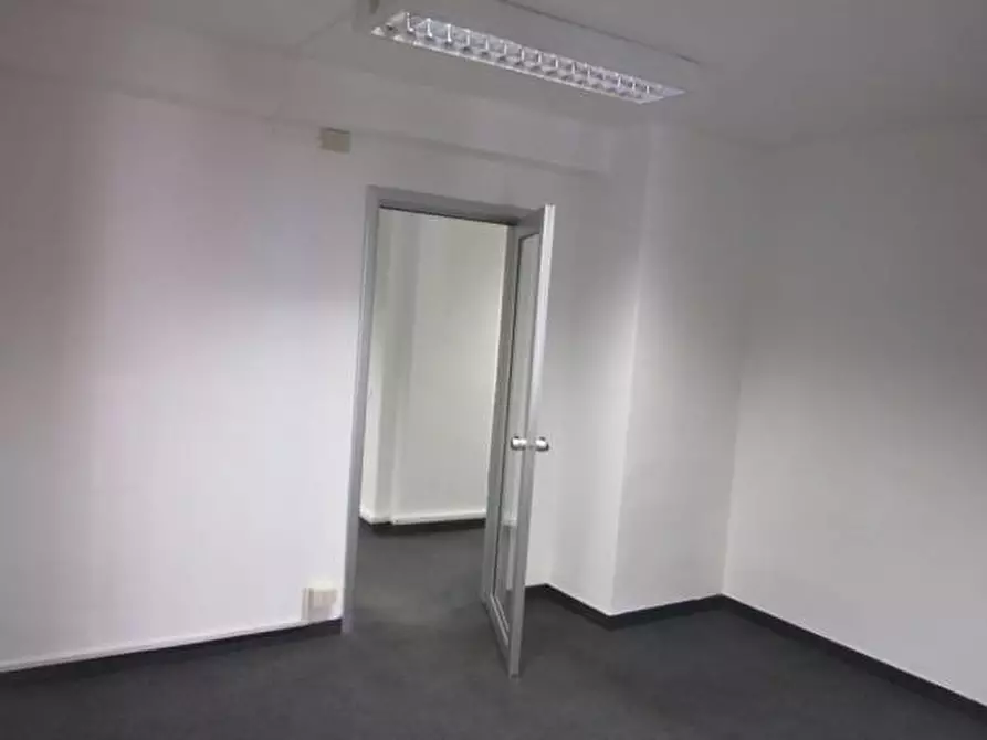 Immagine 2 di Ufficio in affitto  a Pisa