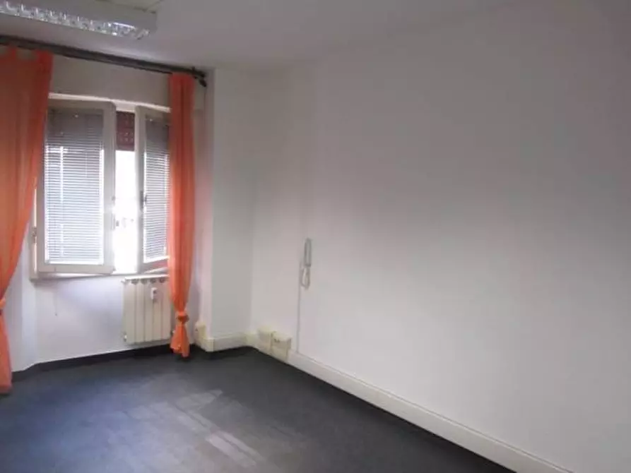 Immagine 11 di Ufficio in affitto  a Pisa