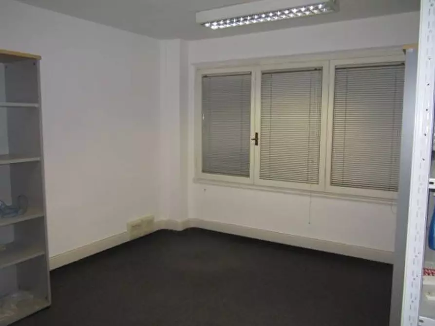 Immagine 6 di Ufficio in affitto  a Pisa