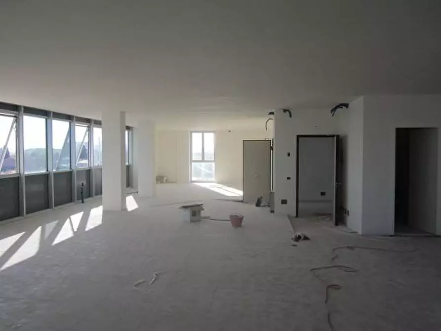 Immagine 3 di Ufficio in affitto  a Pisa