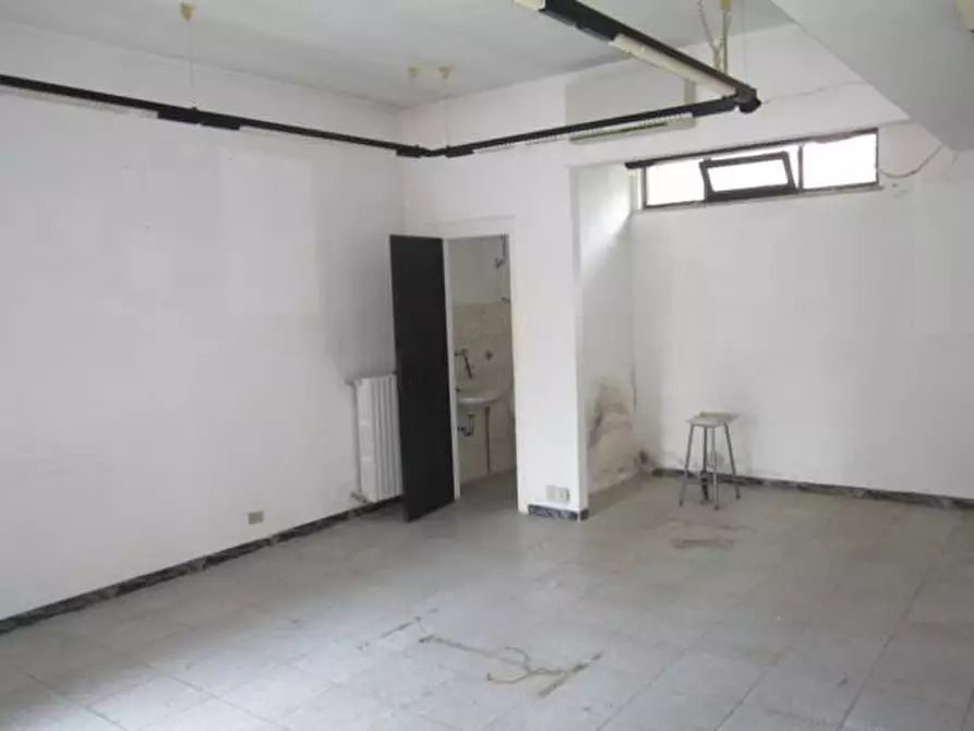 Immagine 4 di Locale commerciale in affitto  a Pisa