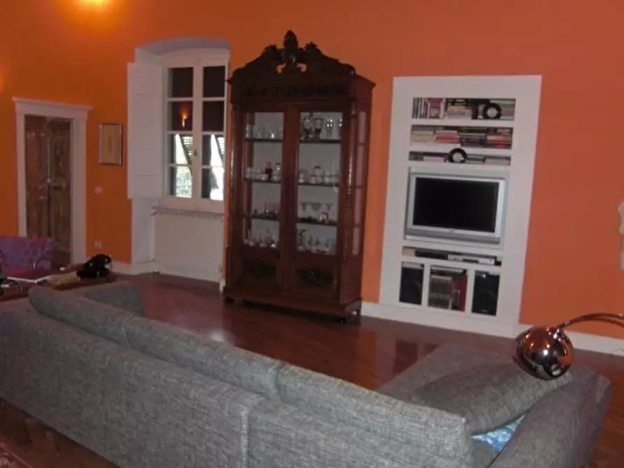 Immagine 12 di Appartamento in vendita  a Carrara