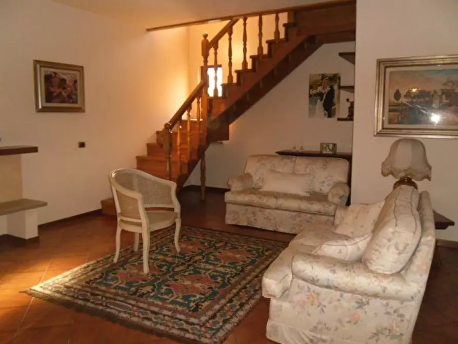 Immagine 10 di Villa in vendita  a Altopascio