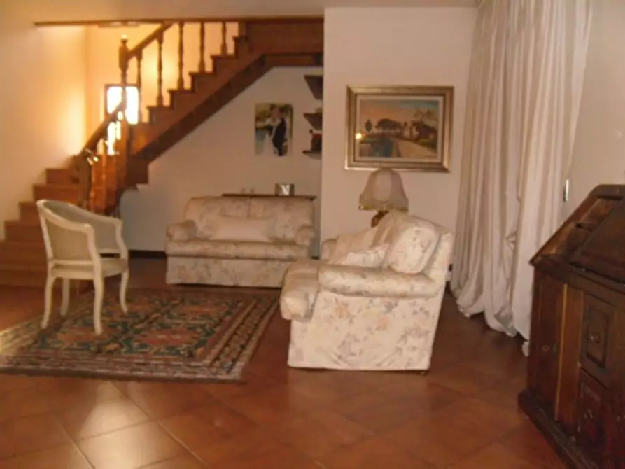 Immagine 13 di Villa in vendita  a Altopascio