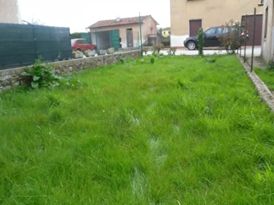 Immagine 7 di Rustico / casale in vendita  a Capannori