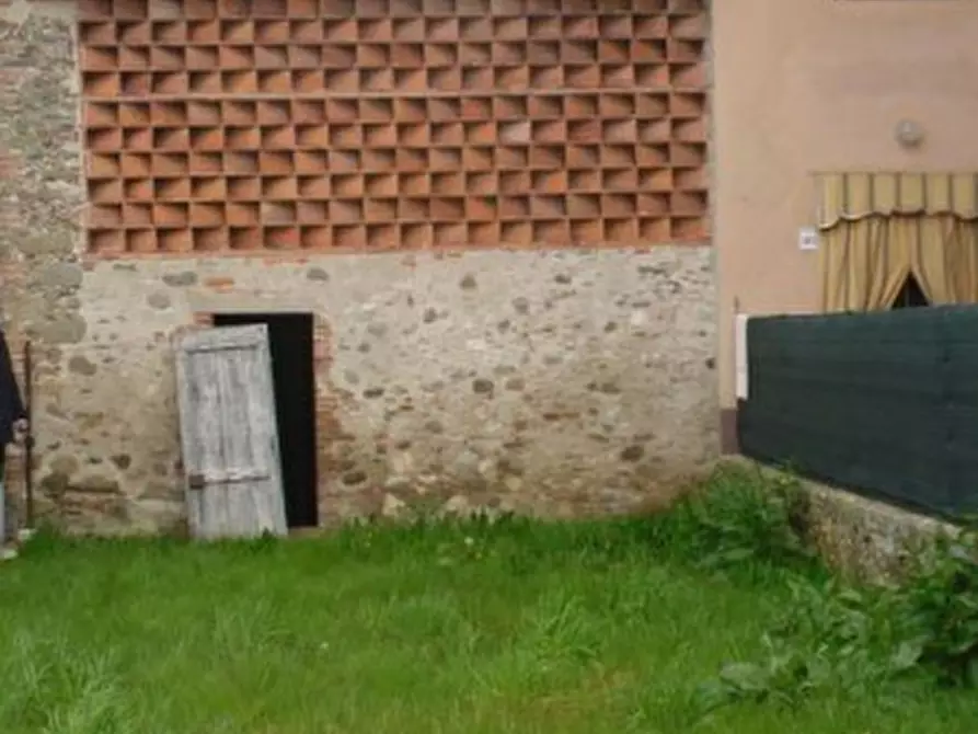 Immagine 4 di Rustico / casale in vendita  a Capannori