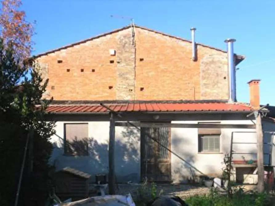 Immagine 4 di Rustico / casale in vendita  a Capannori