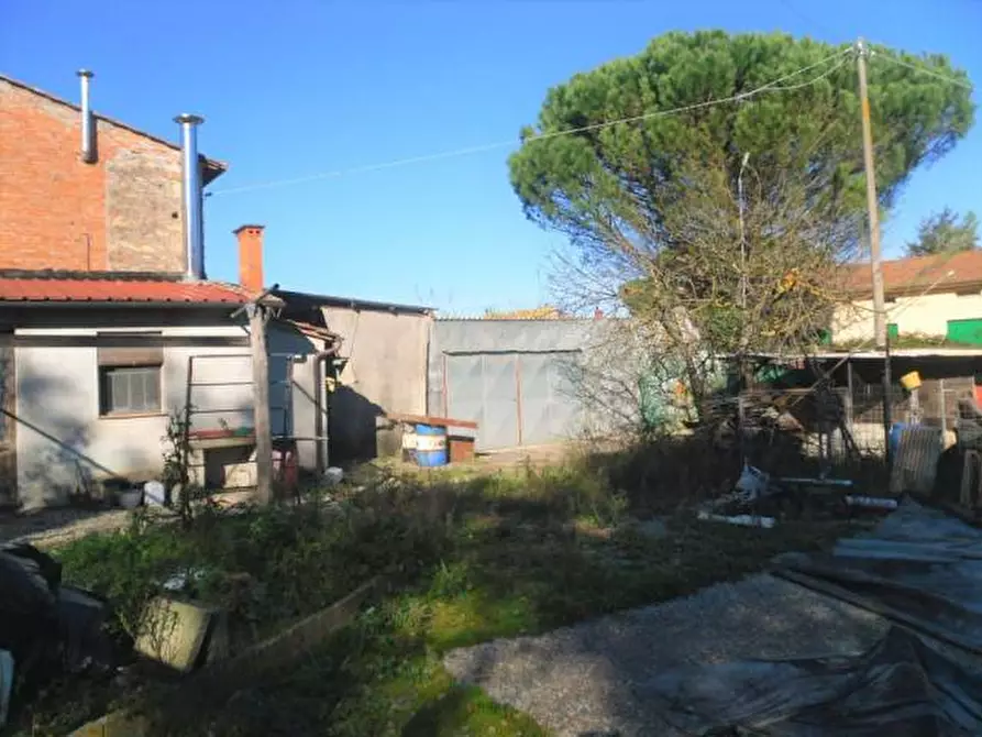 Immagine 3 di Rustico / casale in vendita  a Capannori