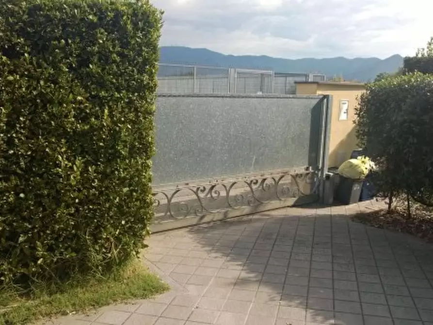 Immagine 4 di Villa in vendita  a Cascina