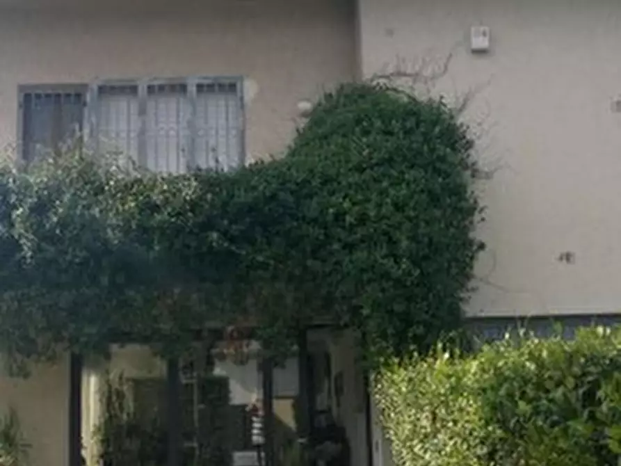 Immagine 10 di Villa in vendita  a Cascina