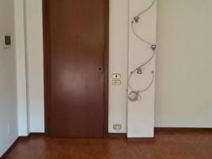 Immagine 9 di Appartamento in vendita  a Carrara