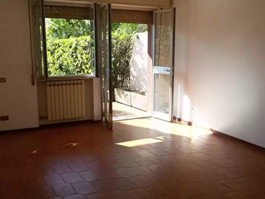 Immagine 11 di Appartamento in vendita  a Carrara