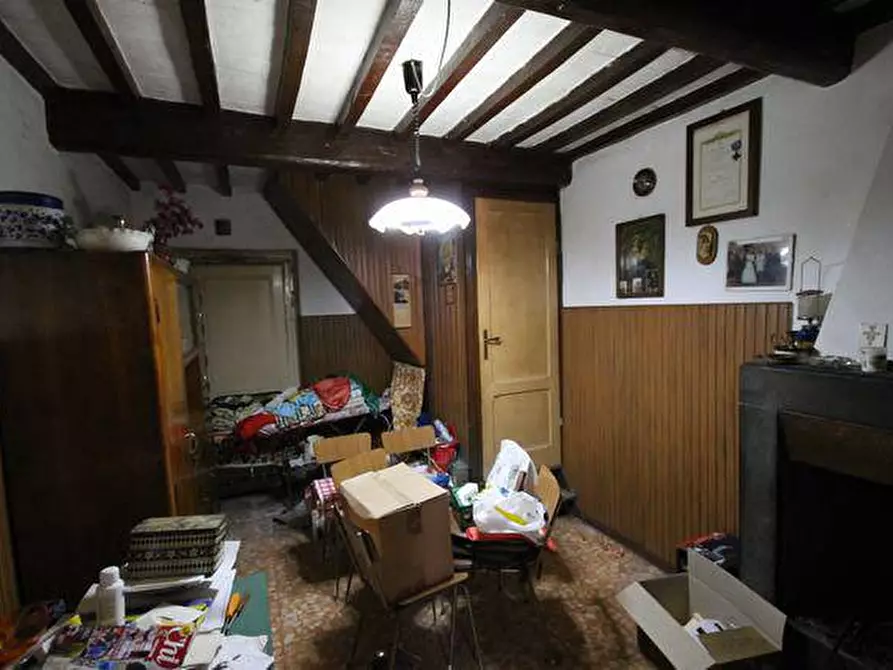 Immagine 10 di Palazzo in vendita  a Lucca