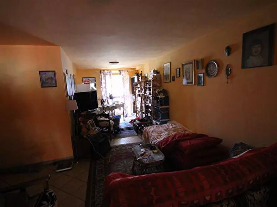 Immagine 13 di Palazzo in vendita  a Lucca