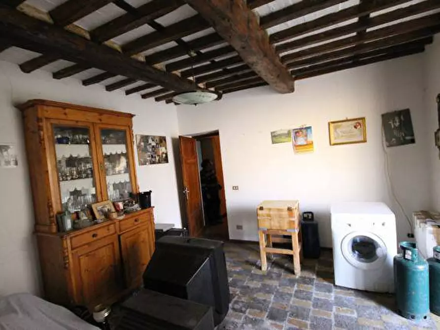 Immagine 17 di Palazzo in vendita  a Lucca