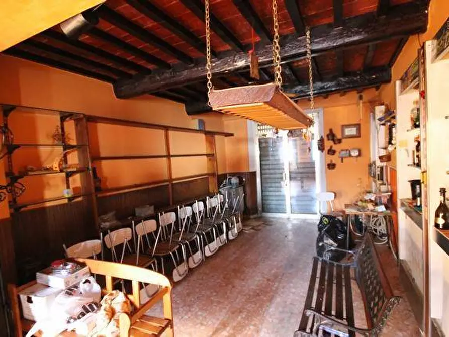 Immagine 7 di Palazzo in vendita  a Lucca