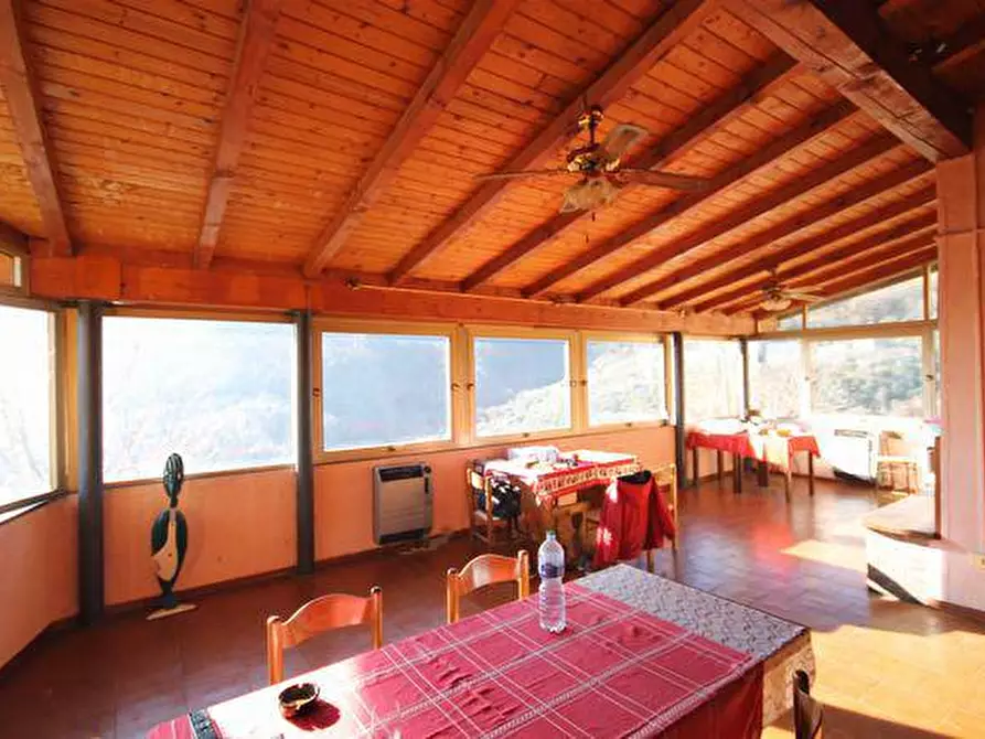 Immagine 6 di Palazzo in vendita  a Lucca