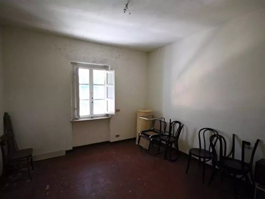 Immagine 18 di Palazzo in vendita  a Lucca