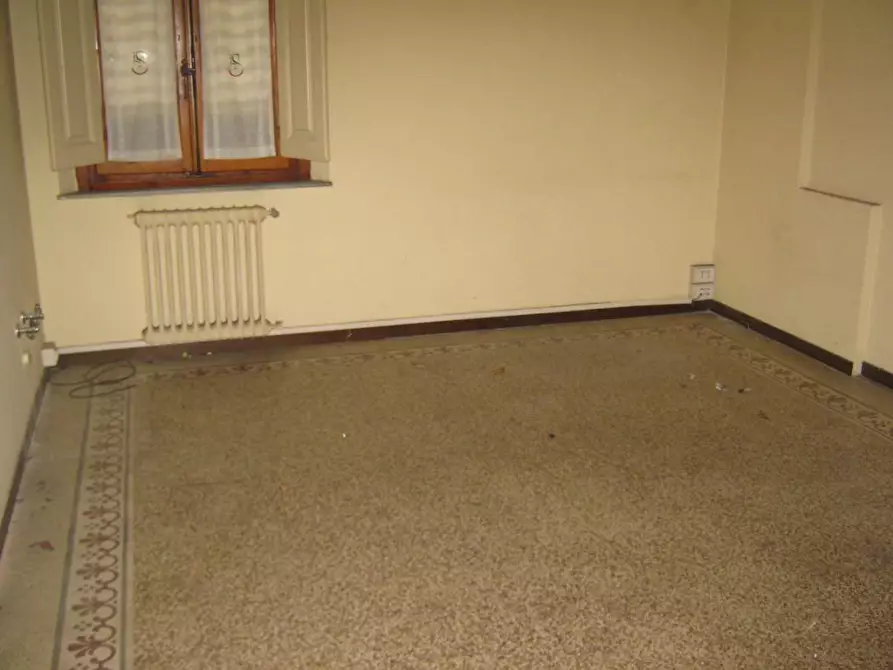 Immagine 2 di Villa in vendita  a Empoli