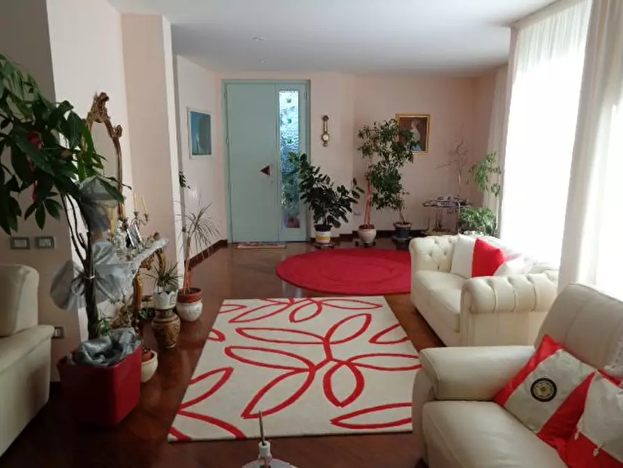 Immagine 2 di Villa in vendita  a Cerreto Guidi