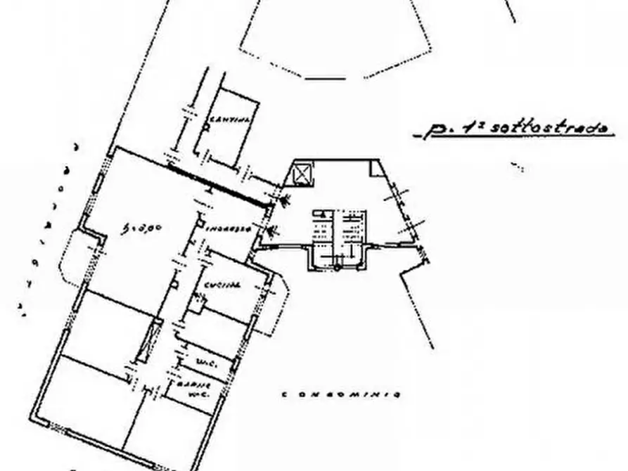 Immagine 11 di Appartamento in vendita  a Siena