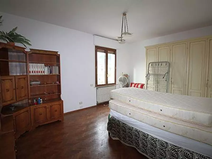 Immagine 6 di Appartamento in vendita  a Siena