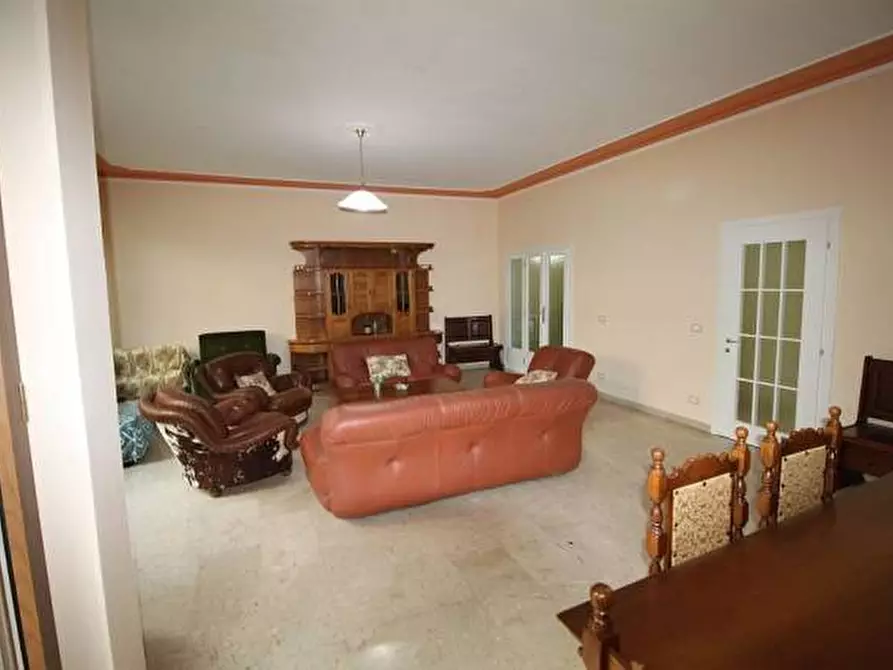 Immagine 3 di Appartamento in vendita  a Siena