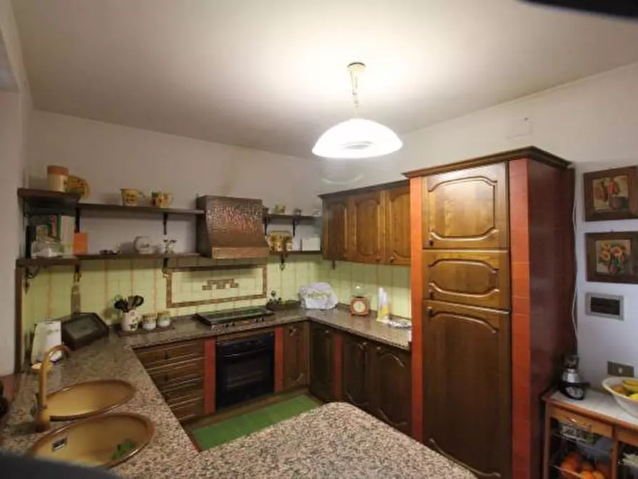 Immagine 7 di Appartamento in vendita  a Colle Di Val D'elsa