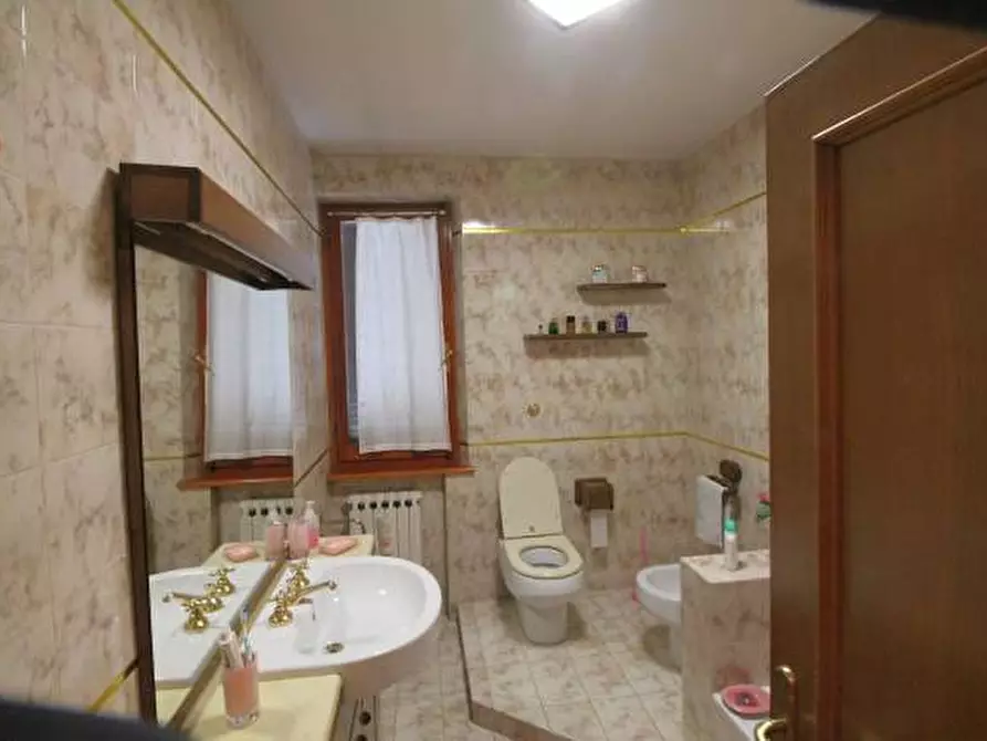 Immagine 9 di Appartamento in vendita  a Colle Di Val D'elsa