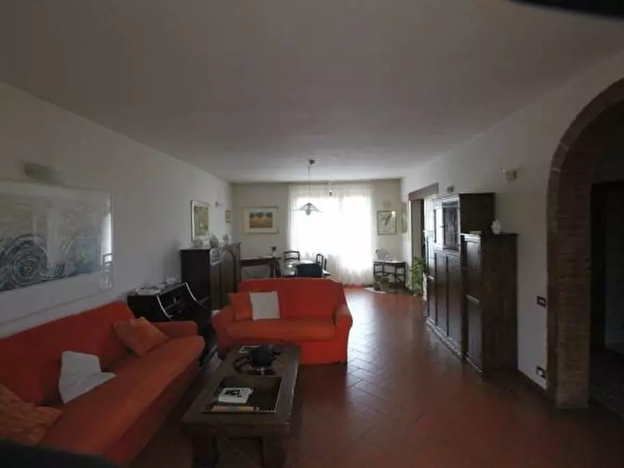 Immagine 3 di Appartamento in vendita  a Colle Di Val D'elsa