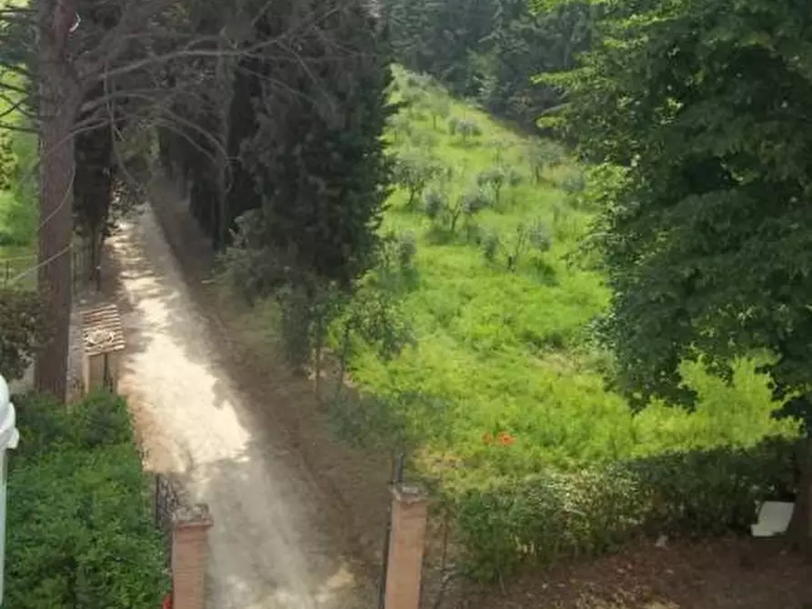 Immagine 8 di Villa in vendita  a Siena