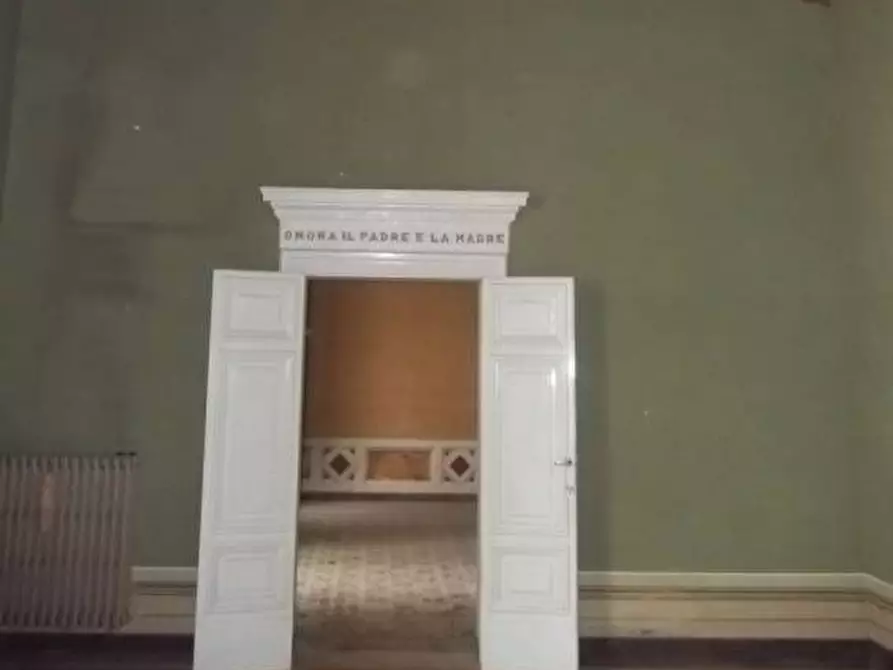 Immagine 20 di Villa in vendita  a Siena