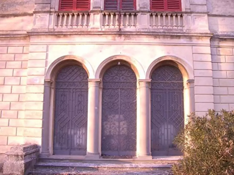 Immagine 15 di Villa in vendita  a Siena