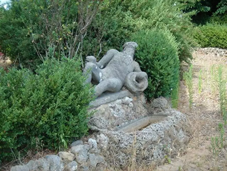 Immagine 13 di Villa in vendita  a Siena