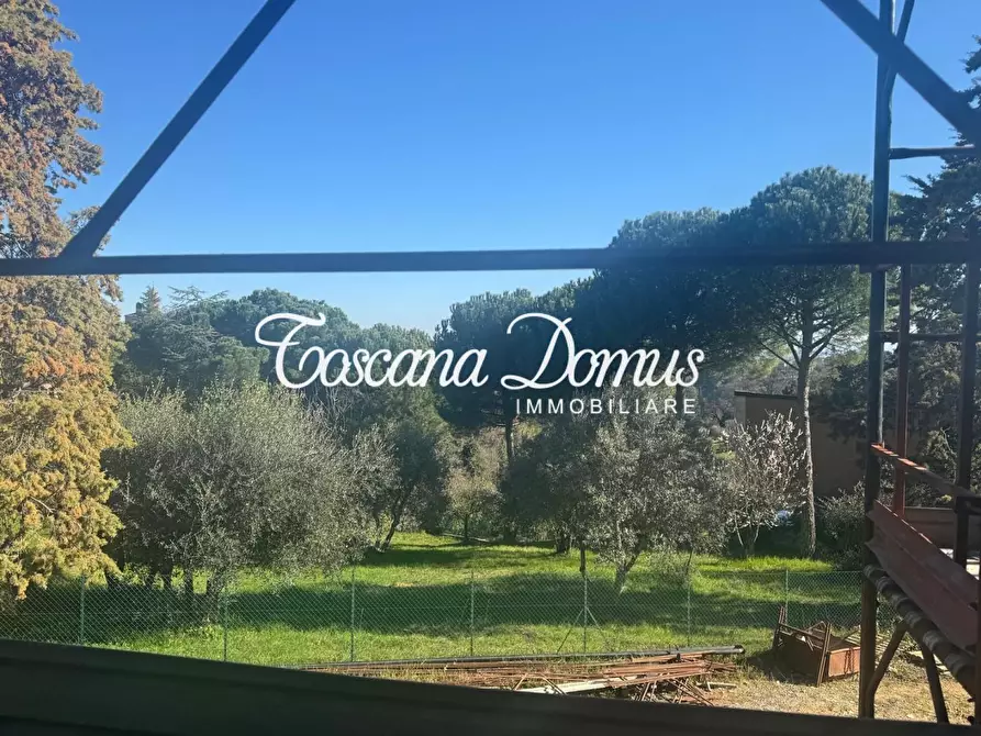 Immagine 5 di Casa trifamiliare in vendita  a Siena