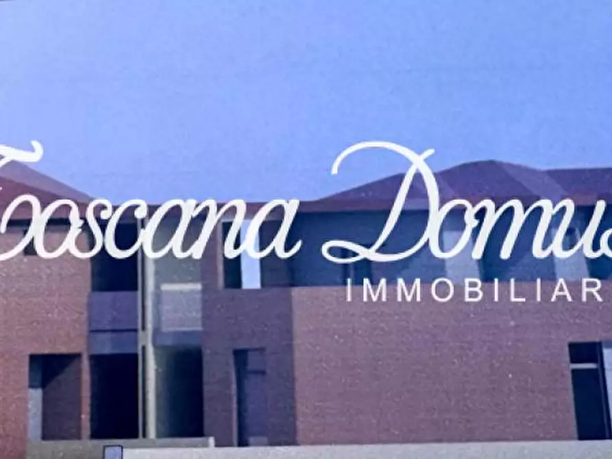 Immagine 3 di Casa trifamiliare in vendita  a Siena