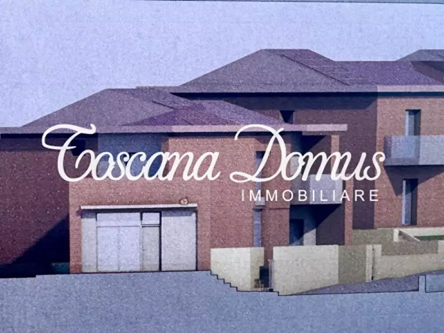 Immagine 1 di Casa trifamiliare in vendita  a Siena