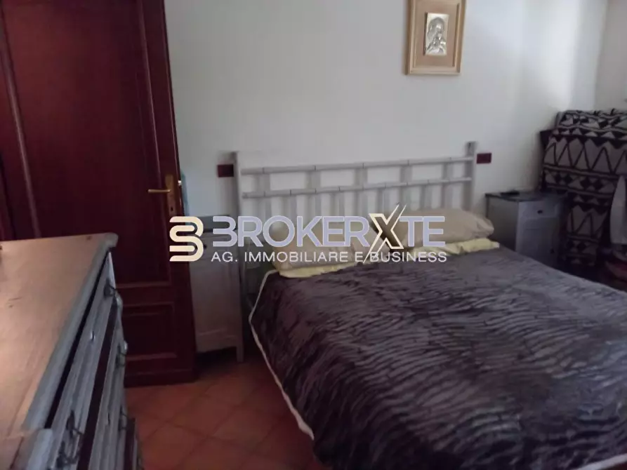 Immagine 2 di Appartamento in vendita  a Carrara