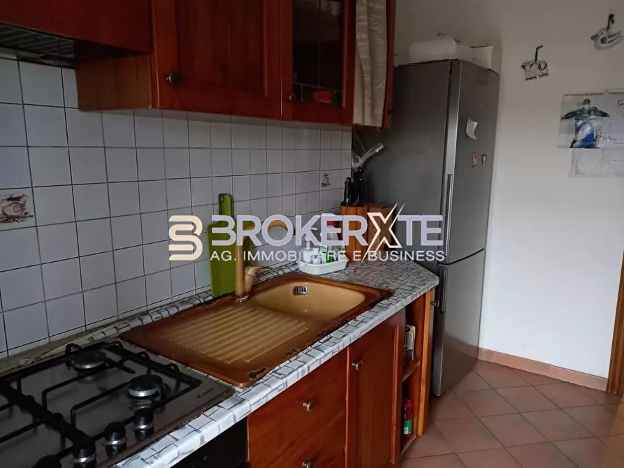 Immagine 6 di Appartamento in vendita  a Carrara